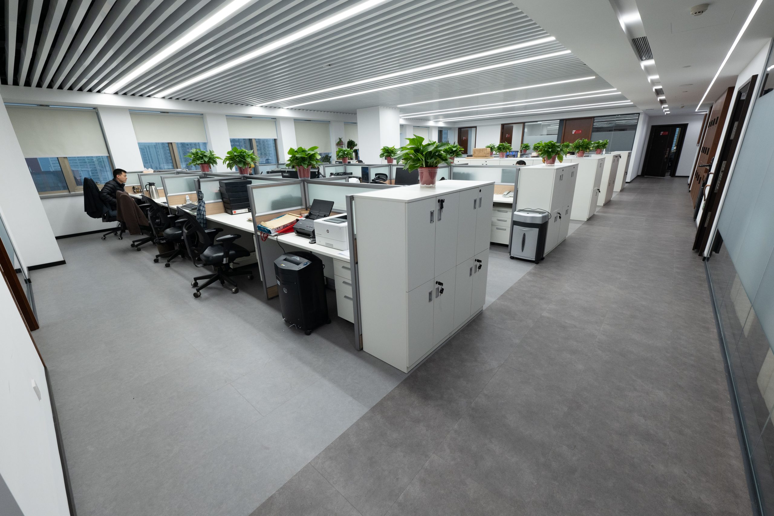 小藍(lán)鯨石晶河北建投交通投資公司裝修案例